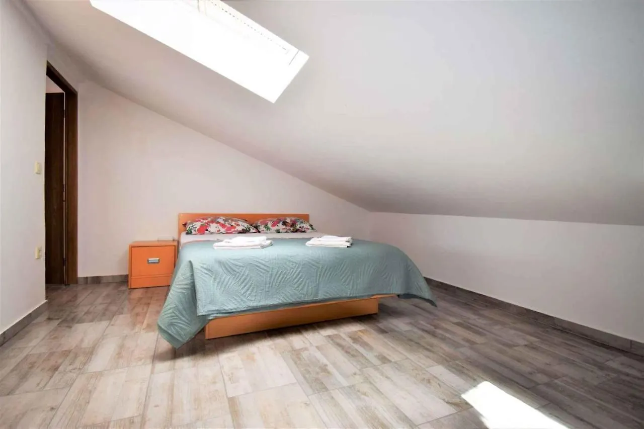Apartment In Lopar/Insel Rab 38297 Lopar