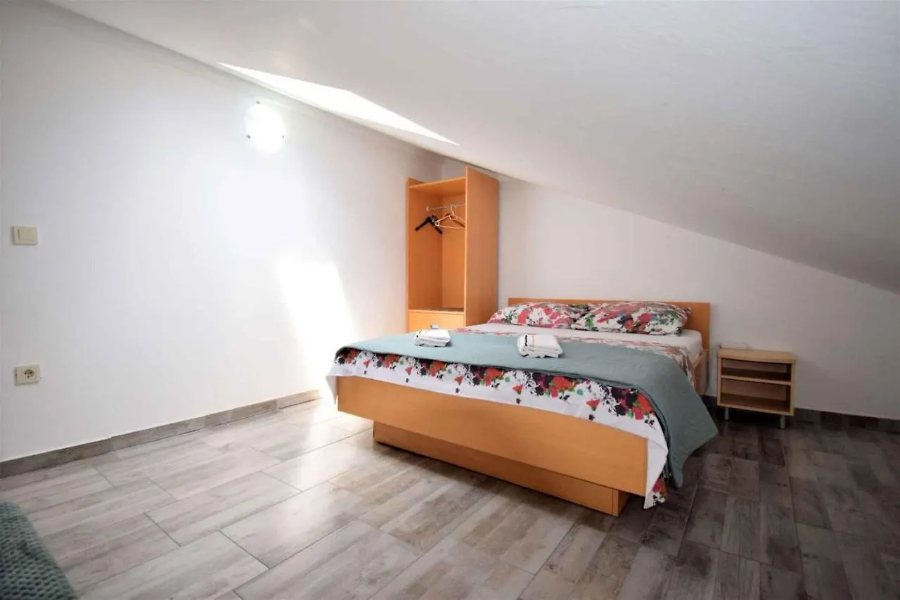 Apartment In Lopar/Insel Rab 38297  Lopar