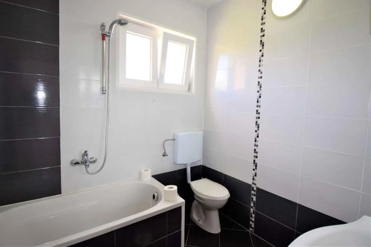 Apartment In Lopar/Insel Rab 38297 Lopar